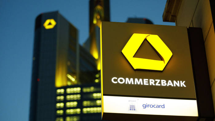 VIP Chuyên sâu: Ngân hàng Commerzbank hạ mục tiêu giá vàng xuống $1800