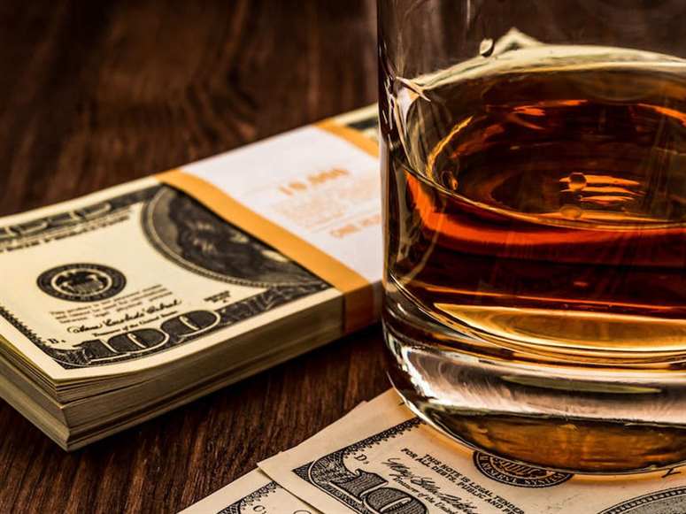 VIP Chuyên sâu: Đầu tư vào rượu Whisky: Có 2 cách để bạn kiếm tiền từ vàng ‘lỏng’