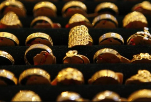 VIP Tin 24/7: Vàng Nhẫn 9999: ‘Bốc hơi’ gần nửa triệu, vàng nhẫn lùi xa mốc 52 triệu đồng, chênh lệch với vàng miếng SJC vượt 15 triệu đồng