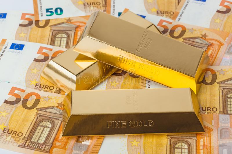 VIP Chiến lược: PTKT vàng (XAU/USD) và EUR/USD trong ngày trọng đại của ECB