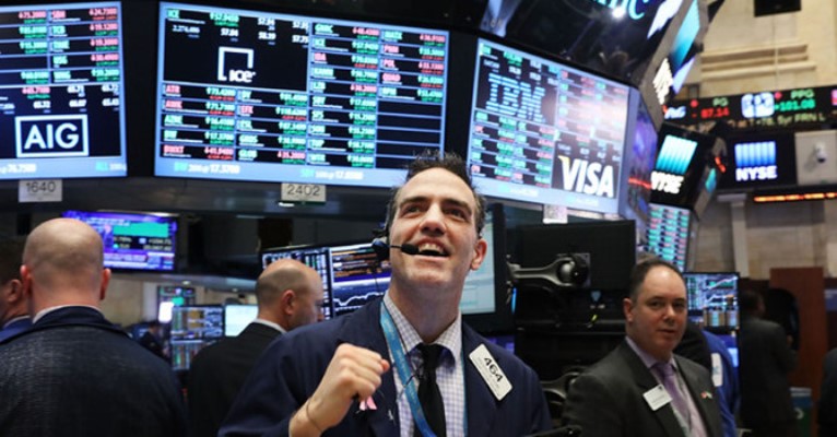 VIP Tin 24/7: Lạm phát Mỹ cao hơn dự báo: Vàng giật 40USD; Dow Jones vọt 800 điểm trong sự ngỡ ngàng