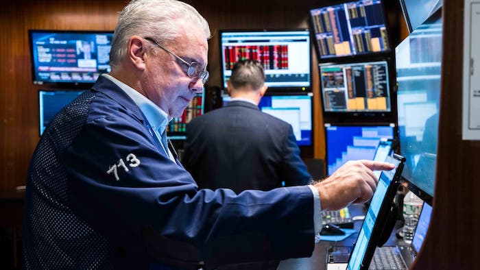 VIP Tin 24/7: Dow Jones tăng mạnh 1,3% – Vàng nhích 0,65% trong tháng 4 đầy biến động