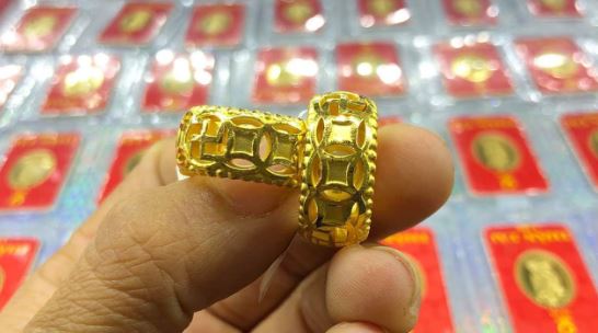 VIP Tin 24/7: Vàng Nhẫn 9999: Biến động nhẹ, vàng nhẫn và vàng thế giới về chung mức giá
