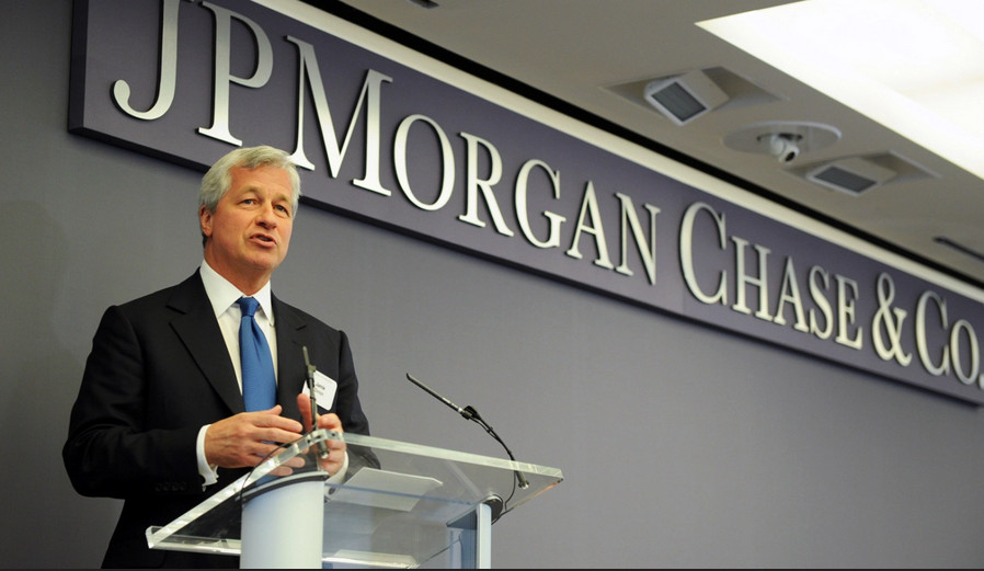VIP Chuyên sâu: CEO JPMorgan Jamie Dimon cảnh báo khủng hoảng ngân hàng chưa kết thúc – Đây mới là lí do vàng vọt 40USD vượt đỉnh 2023?