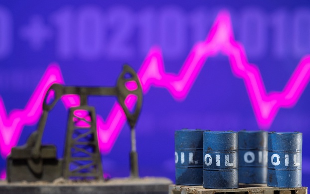 VIP Tin 24/7: OPEC+ bất ngờ giảm sản lượng; CK châu Á trái chiều