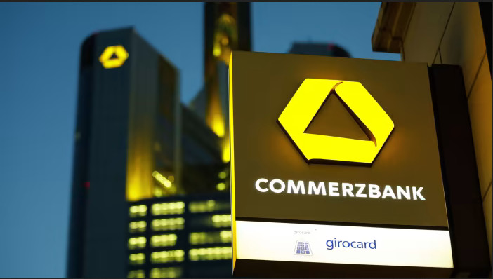 VIP Chuyên sâu: Commerzbank: Vàng đang kẹt mốc $1950 nhưng vẫn có thể chốt năm trên $2000